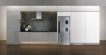  width=500 height=279 /></strong></h2>

<h1 class=feature-benefit__title style=text-align: center; data-omni=Crisp and vivid color expression><span style=color: #ca1e26;><strong>Aire, capacidad y desempeño</strong></span></h1>

<p style=text-align: center;>Es una experta en la conservación de tus provisiones y una pieza de diseño y desarrollo tecnológico sin igual. Su alta capacidad de distribución hace que el aire circule con <strong>EXPERT FLOW</strong> lo que genera una preservación sin comparación en todos los rincones de la nevera y de esta forma genera un ahorro energético mayor gracias al buen manejo del aire.</p>

<h2 style=text-align: center;><strong><img src=https://electrojaponesa.vteximg.com.br/arquivos/17446%20(9).jpg alt=